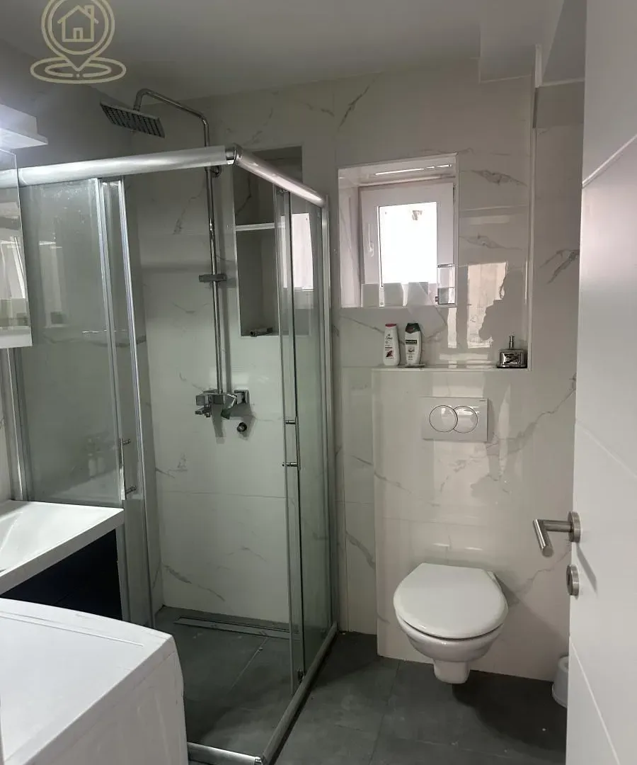 Rent, office space, 93m², Medijana, Niš
