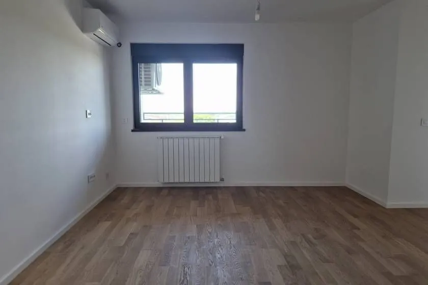 Prodaja, trosoban stan, 71m², Hala Pionir, Palilula Sve Podlokacije