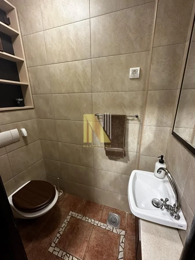 Izdavanje, kuća, 140m², Lipov gaj, Novi Sad Sve Podlokacije
