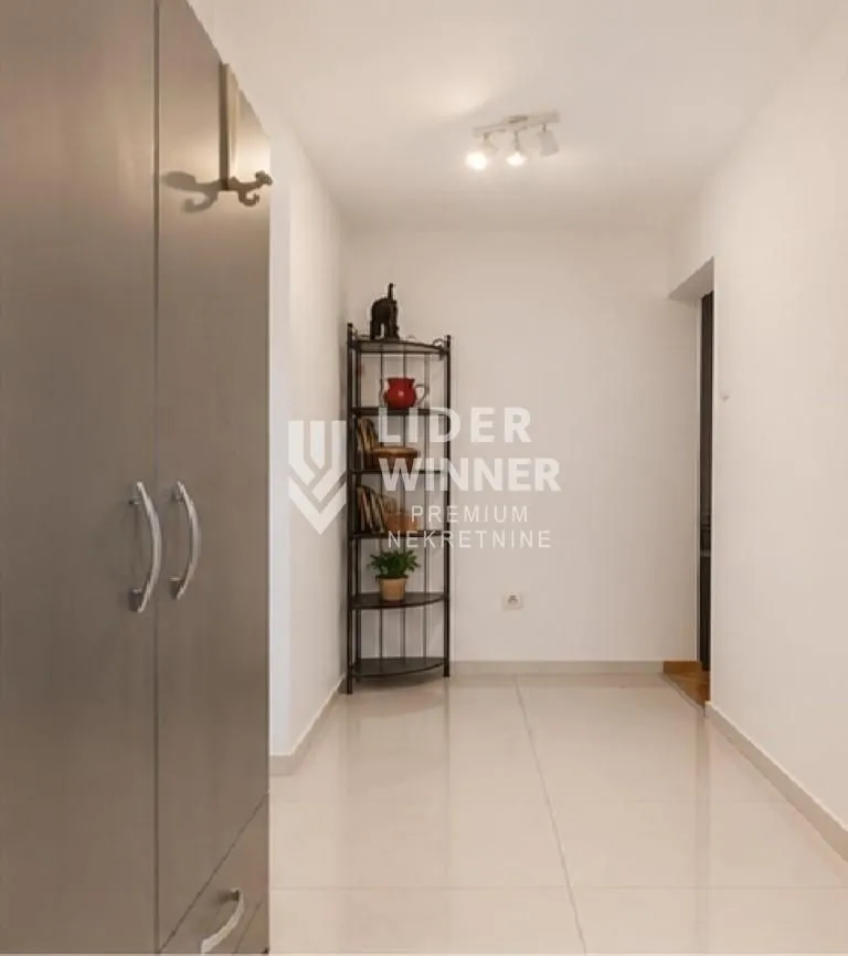 Sale, three bedroom apartment, 76m², Vračar Sve Podlokacije, Beograd