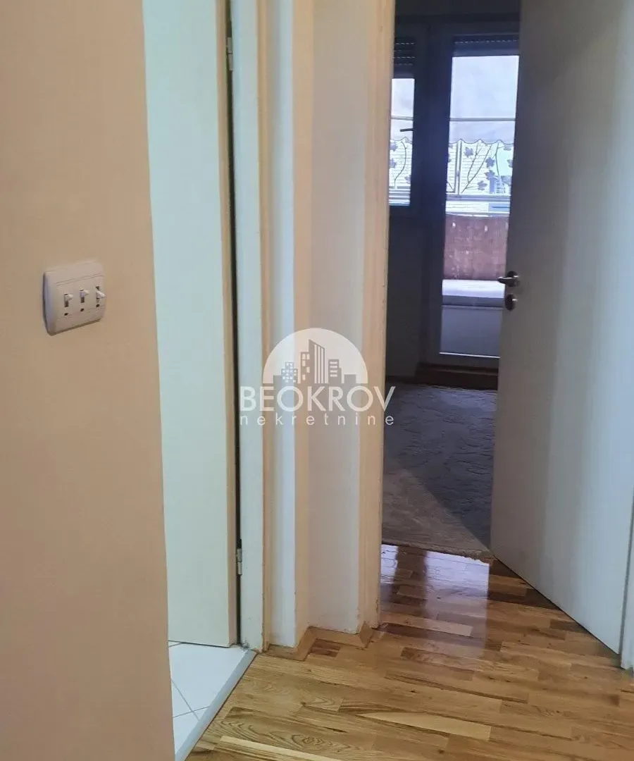 Izdavanje, četvorosoban stan, 150m², Čubura, Beograd
