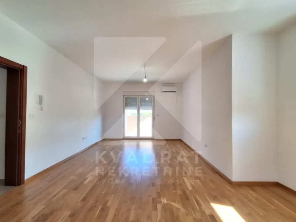 Prodaja, jednosoban stan, 73m², Tuški Put, Podgorica