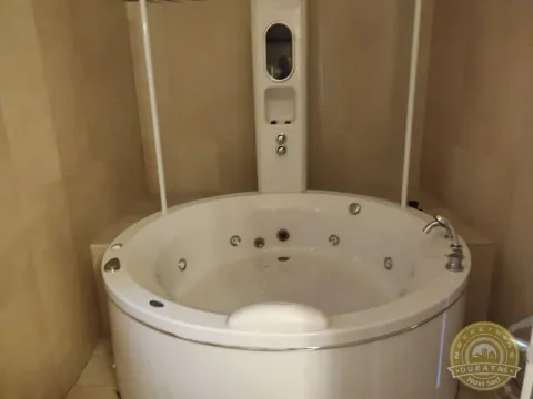 Prodaja, četvorosoban stan, 213m², Centar, Novi Sad - image 25