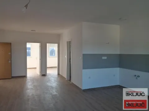 Sale, three bedroom apartment, 75m², Veternik, Novi Sad Sve Podlokacije