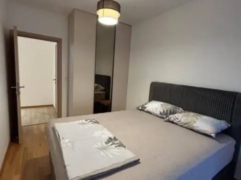 Izdavanje, trosoban stan, 85m², Budva, Crna Gora - image 3