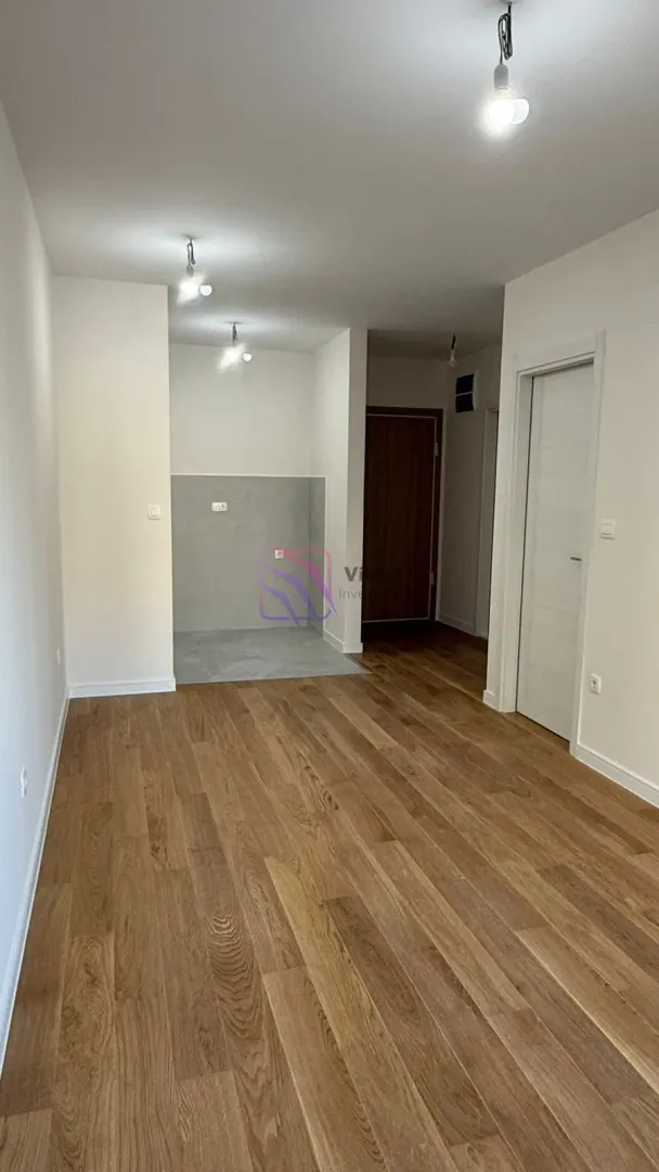 Izdavanje, jednosoban stan, 40m², Central Point, Podgorica