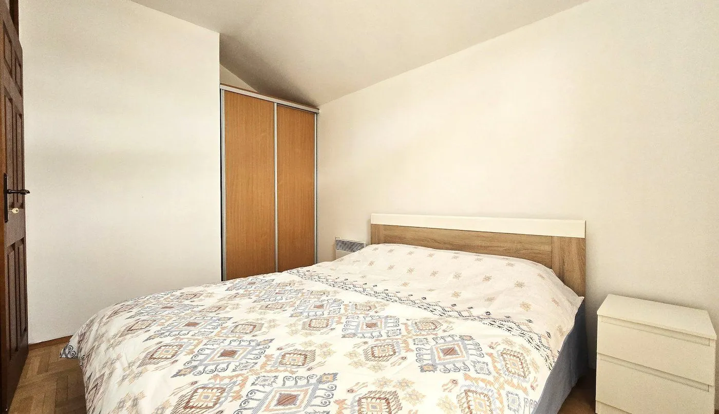 Izdavanje, kuća, 180m², Tološi, Podgorica