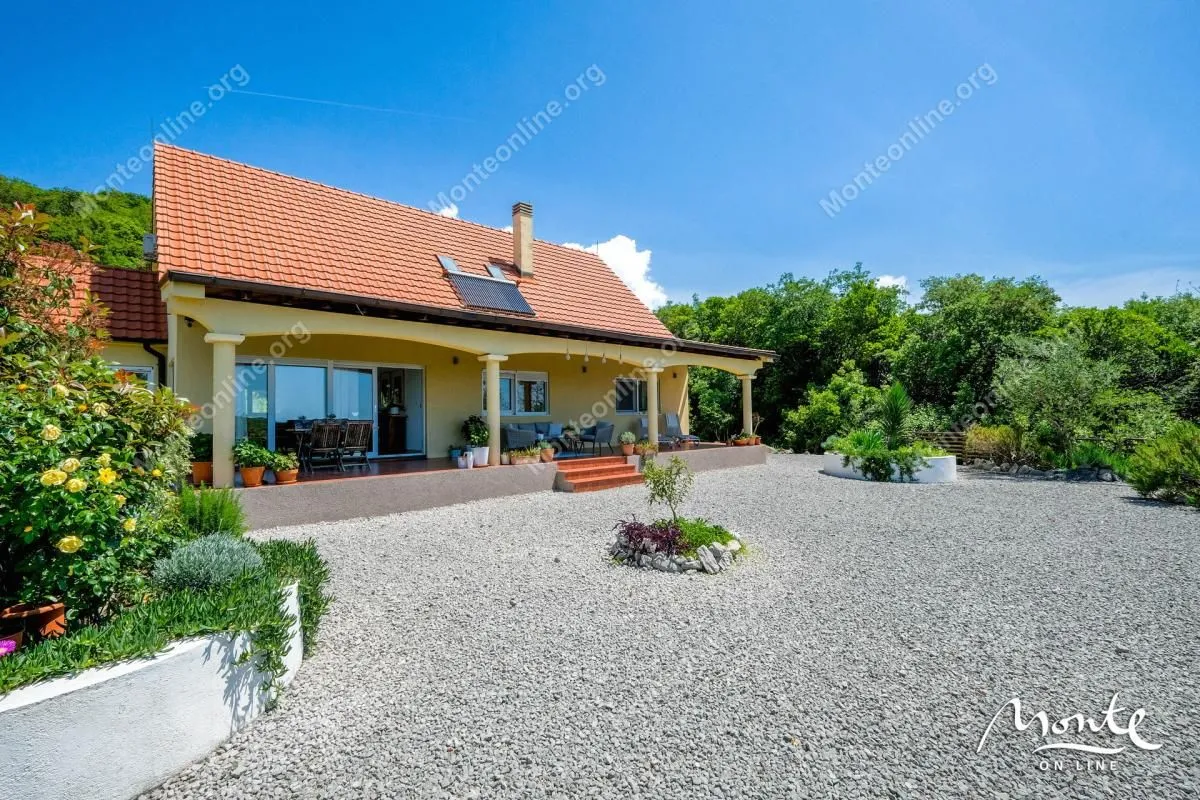 Sale, house, 177m², Krimovica, Kotor