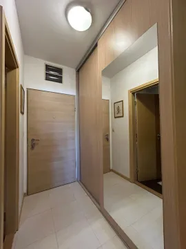Rent, one bedroom apartment, 40m², Blok 6, Podgorica - image 9