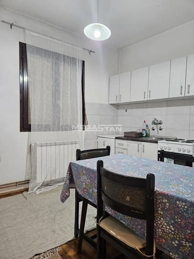 Izdavanje, jednosoban stan, 30m², Đeram Pijaca, Beograd