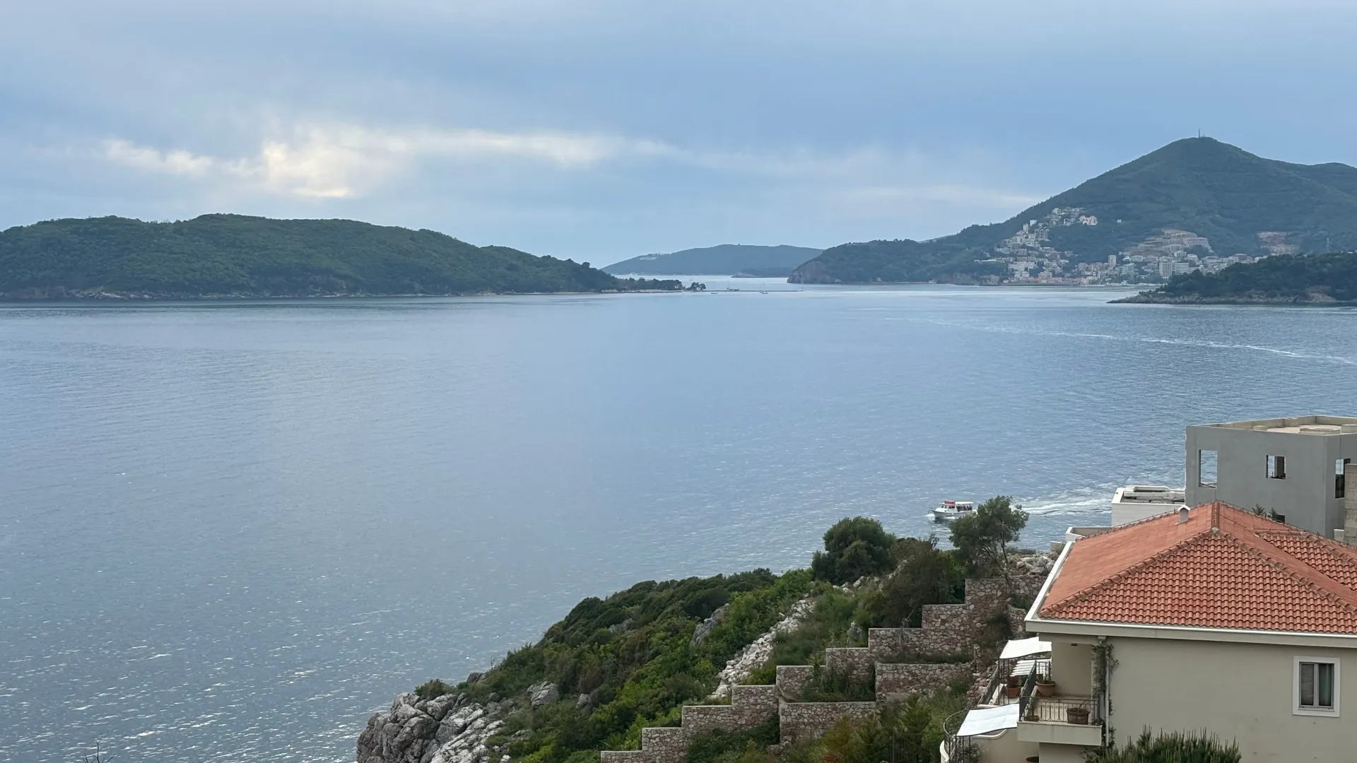 Rent, two bedroom apartment, 65m², Pržno, Budva