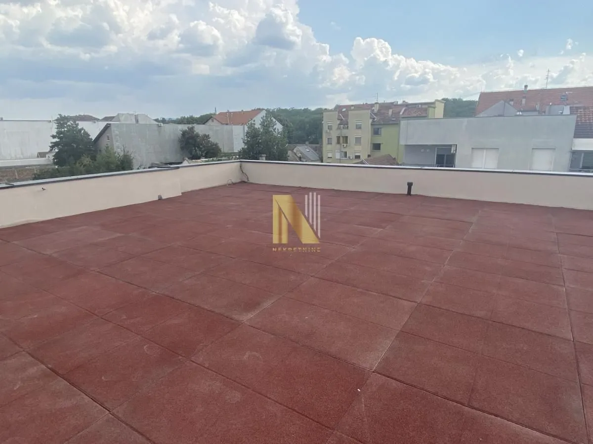 Rent, office space, 350m², Petrovaradin, Novi Sad