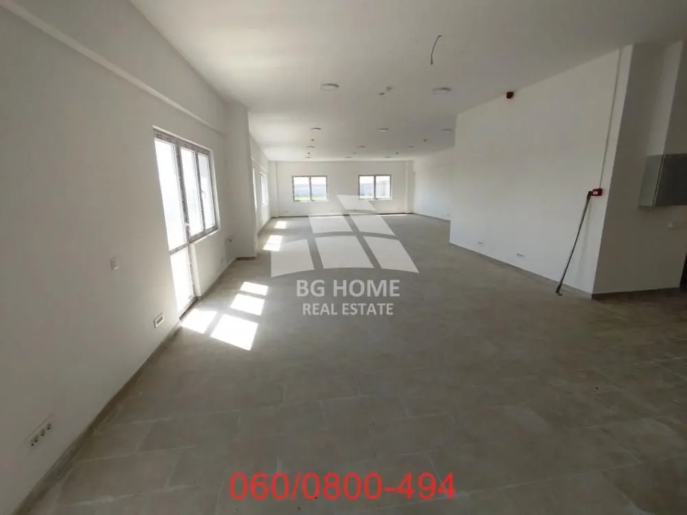 Rent, office space, 2318m², Dobanovci, Surčin
