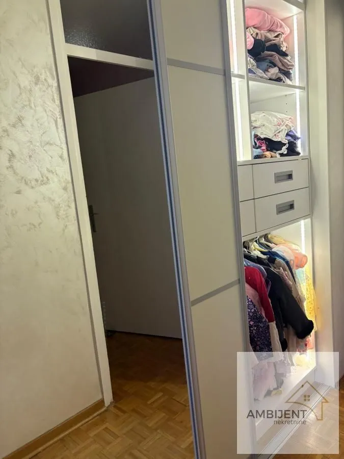 Prodaja, trosoban stan, 73m², Galenika, Beograd