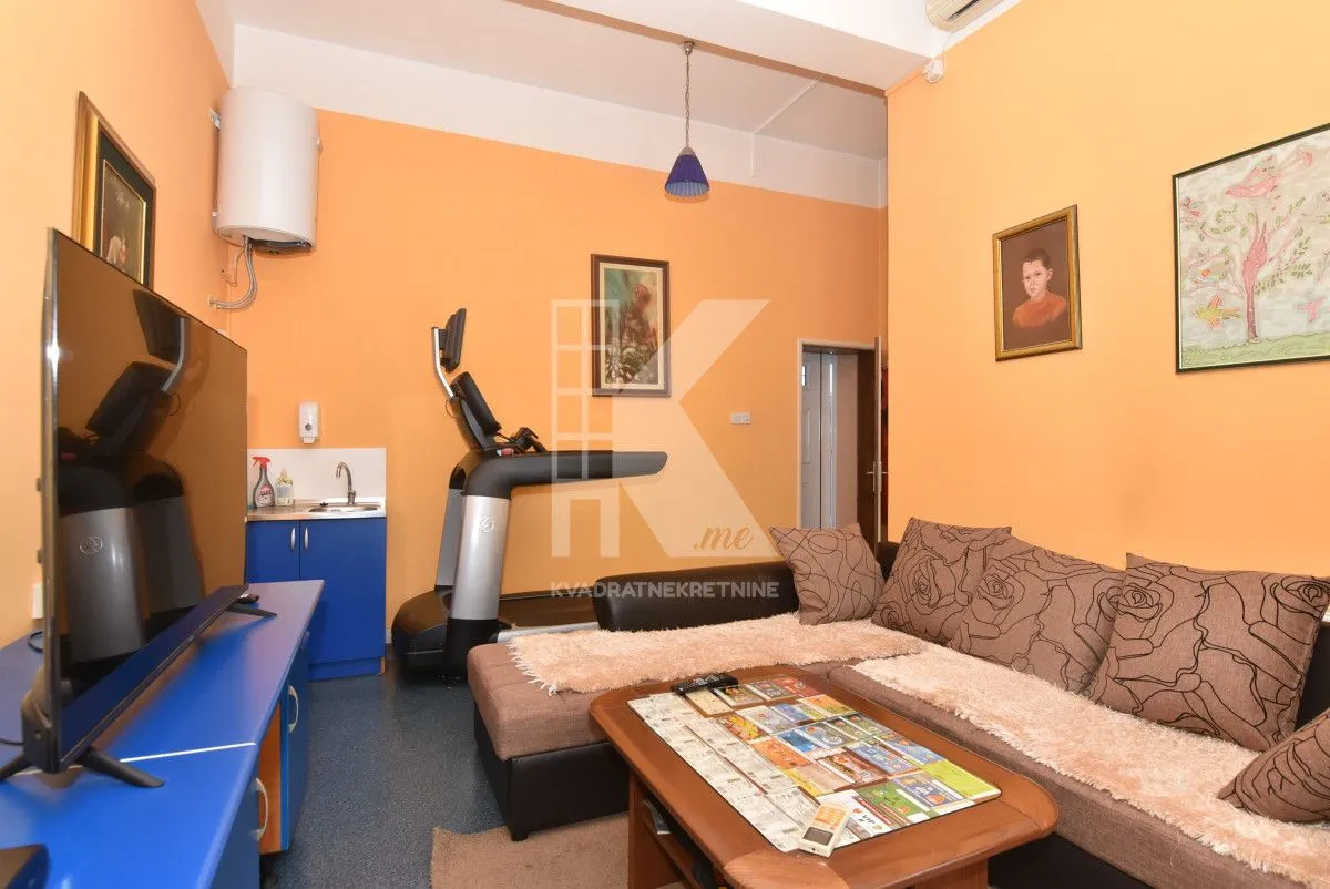 Prodaja, kuća, 752m², Zelenika, Podgorica