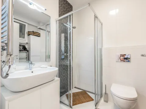 Prodaja, trosoban stan, 83m², Pržno, Budva - image 15