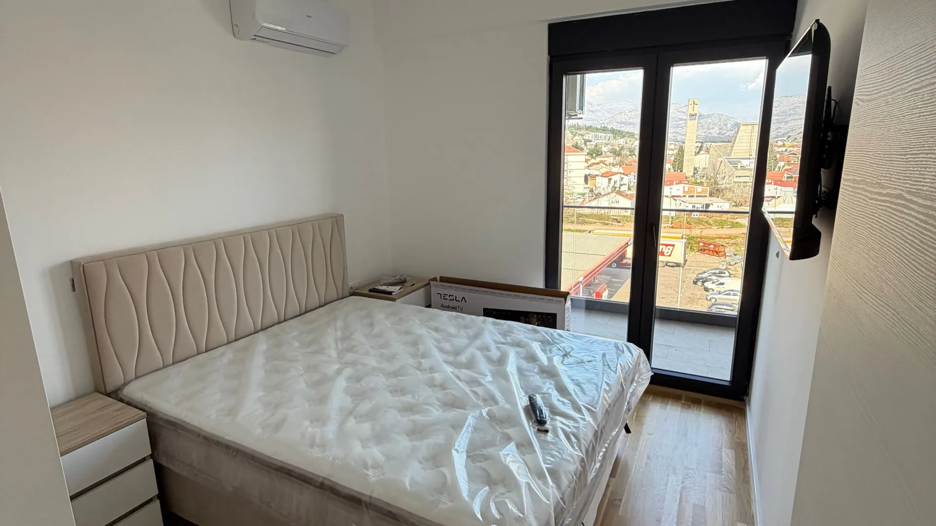 Izdavanje, dvosoban stan, 66m², Stari Aerodrom, Podgorica
