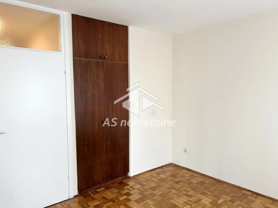 Rent, three bedroom apartment, 88m², Vračar Sve Podlokacije, Beograd