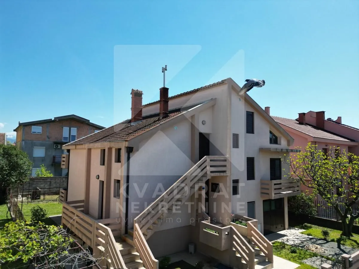 Prodaja, kuća, 260m², Stari Aerodrom, Podgorica