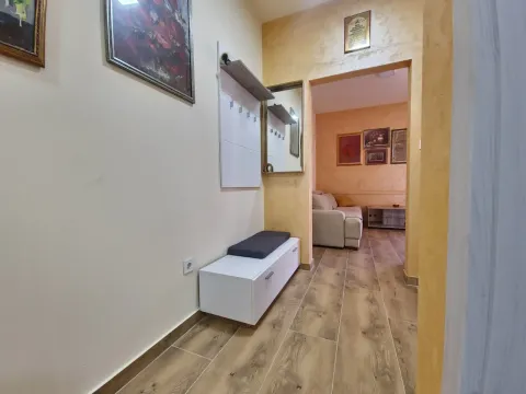 Rent, one bedroom apartment, 45m², Budva, Crna Gora - image 10