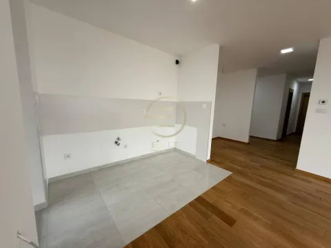 Izdavanje, poslovni prostor, 117m², Centar, Novi Sad - image 9