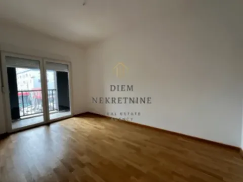 Izdavanje, trosoban stan, 101m², Zabjelo, Podgorica - image 7