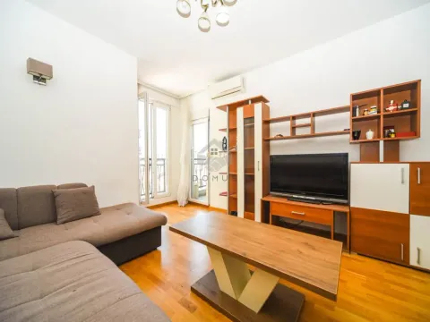Prodaja, jednosoban stan, 46m², Stari Aerodrom, Podgorica - image 2