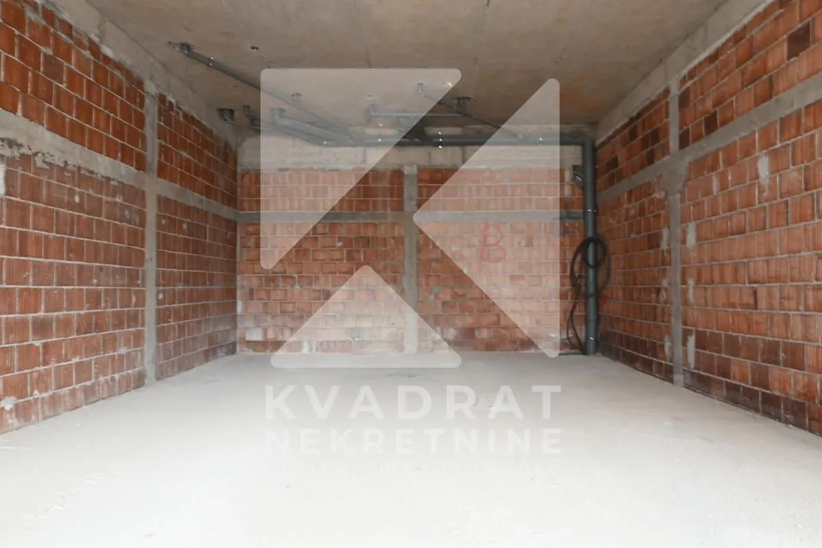 Rent, office space, 100m², Stari Aerodrom, Podgorica