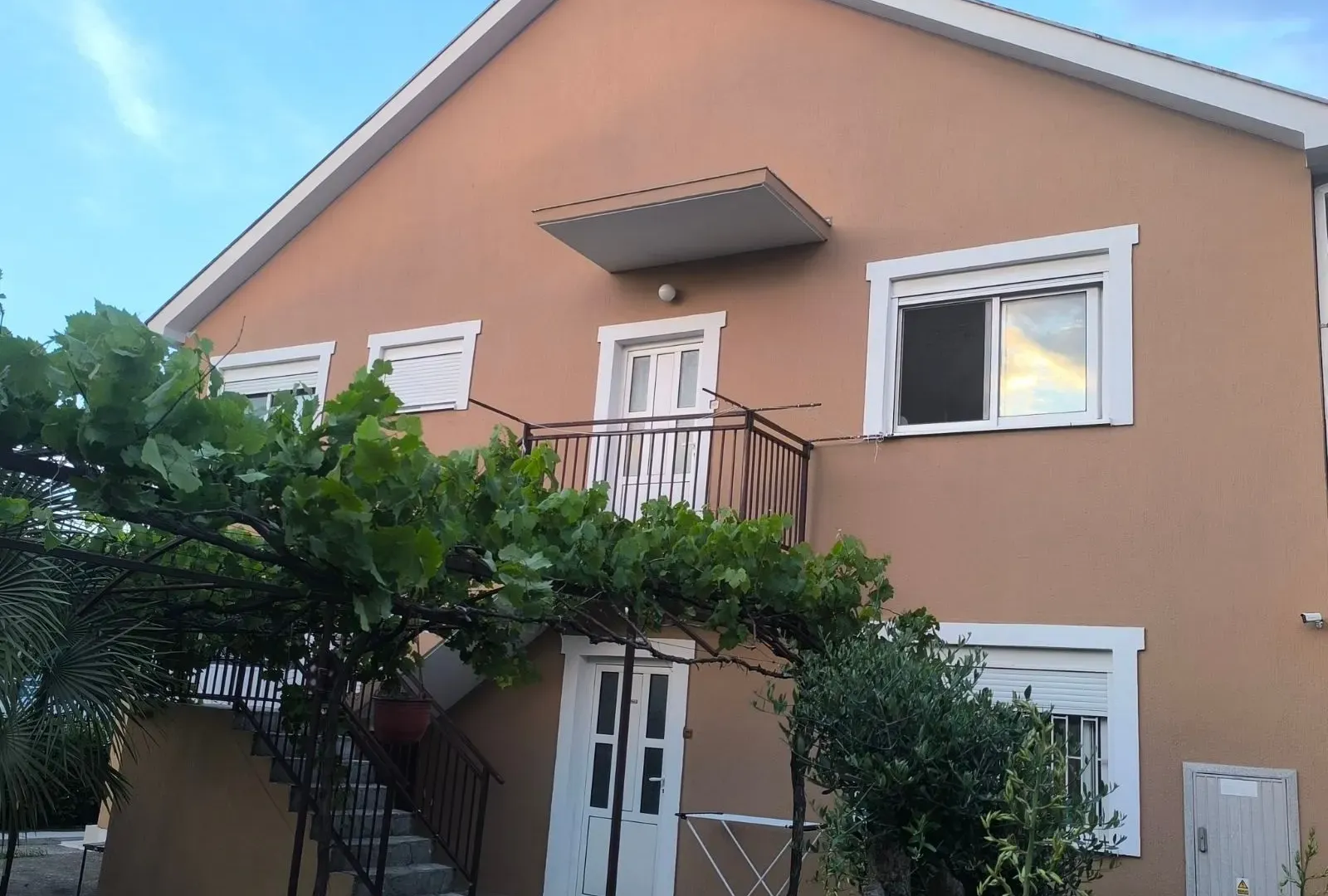 Izdavanje, trosoban stan, 70m², Stari Aerodrom, Podgorica