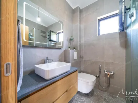 Prodaja, stan, 78m², Tivat, Crna Gora - image 13