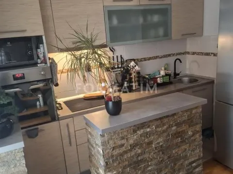 Sale, three bedroom apartment, 90m², Zvezdara Sve Podlokacije, Beograd - image 13