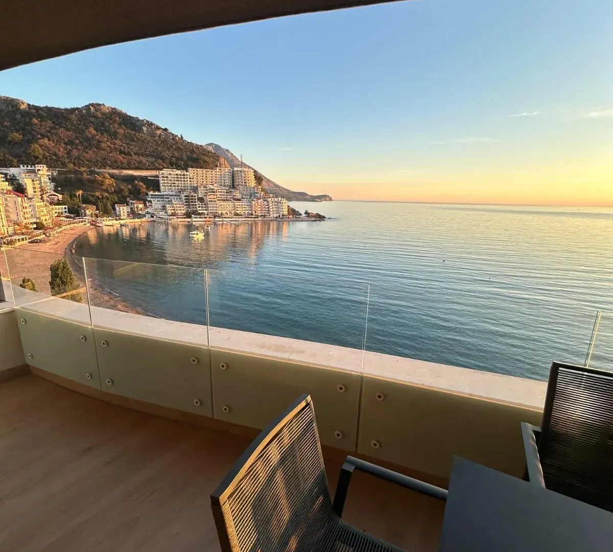 Prodaja, jednosoban stan, 51m², Rafailovići, Budva