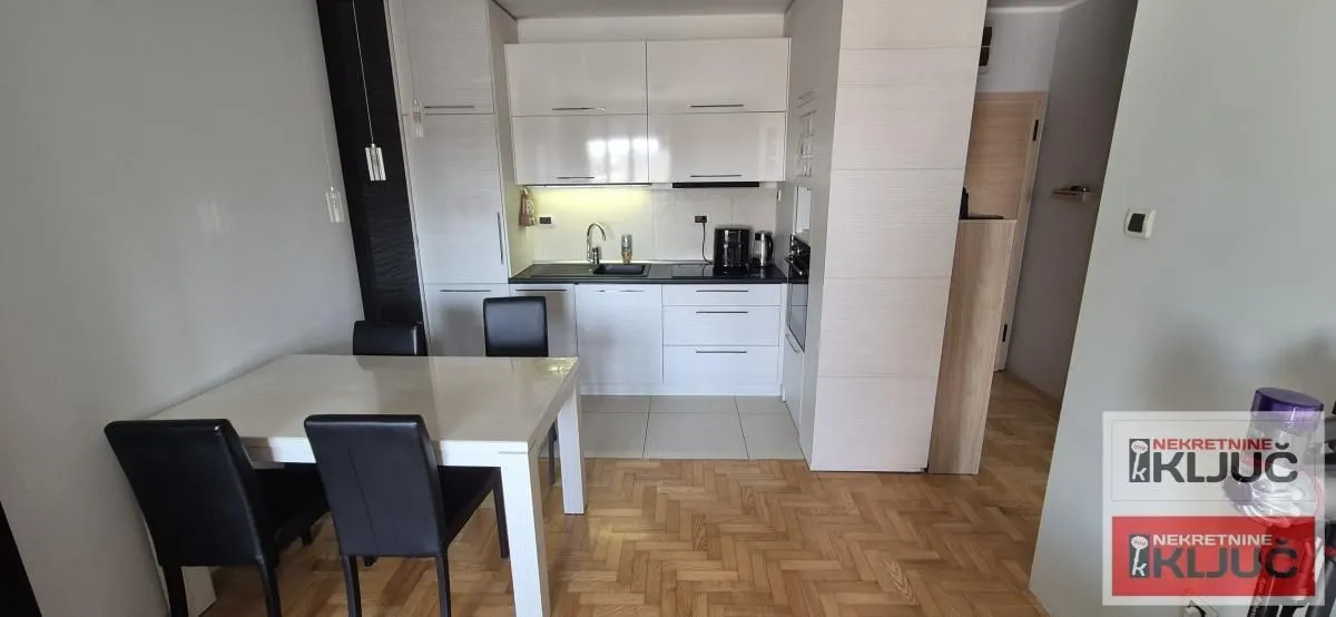 Prodaja, dvosoban stan, 42m², Bulevar Evrope, Novi Sad Sve Podlokacije