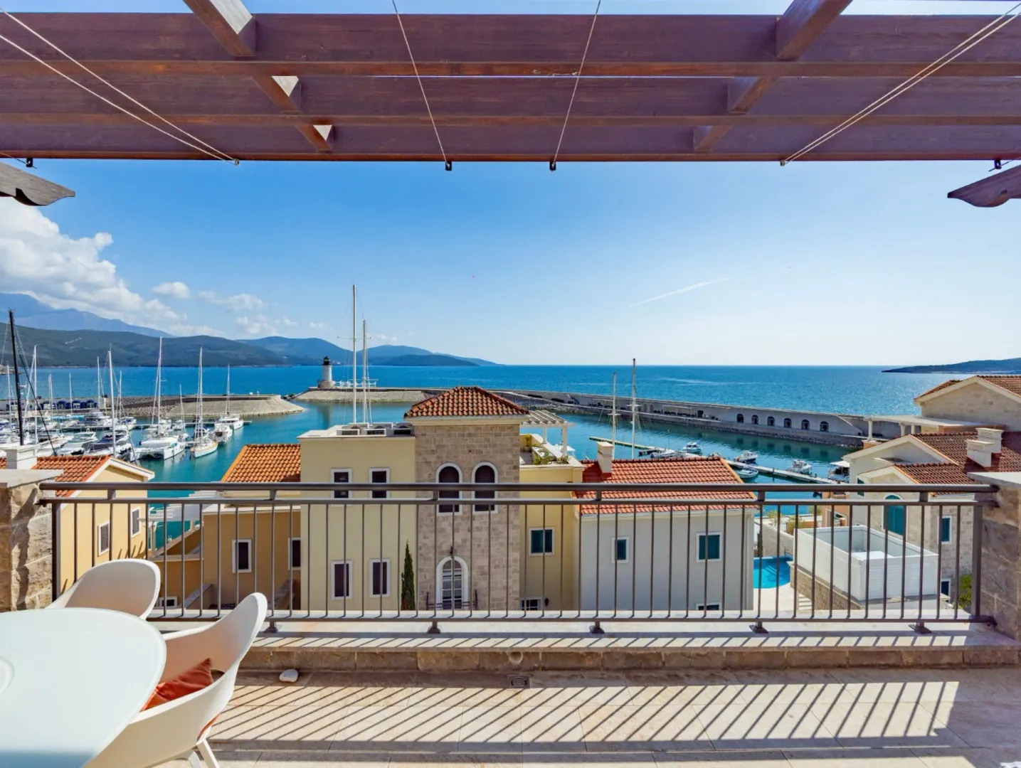 Rent, two bedroom apartment, 115m², Luštica Bay, Tivat