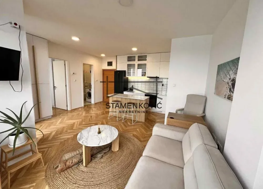 Izdavanje, jednosoban stan, 41m², Bulevar Oslobodjenja, Novi Sad Sve Podlokacije