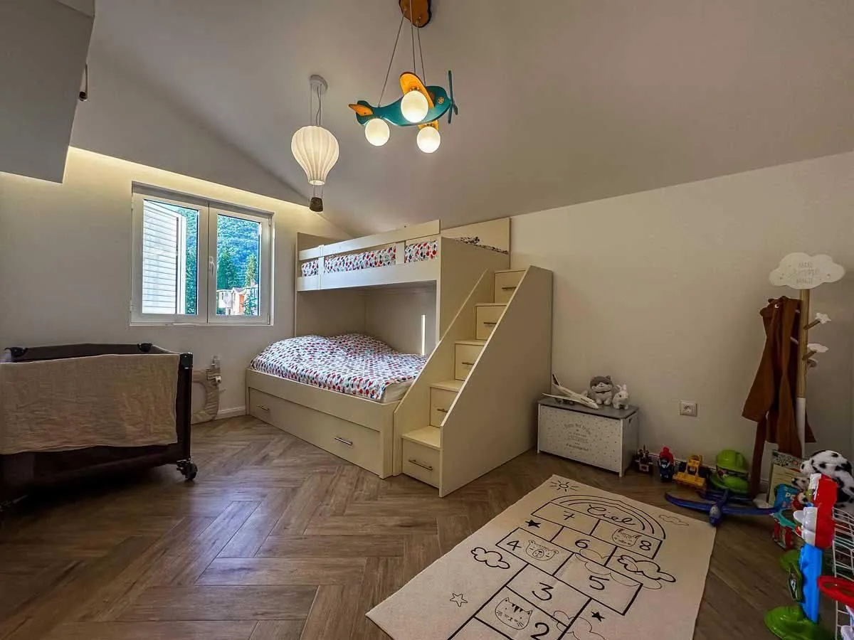 Rent, three bedroom apartment, 125m², Tivat, Crna Gora