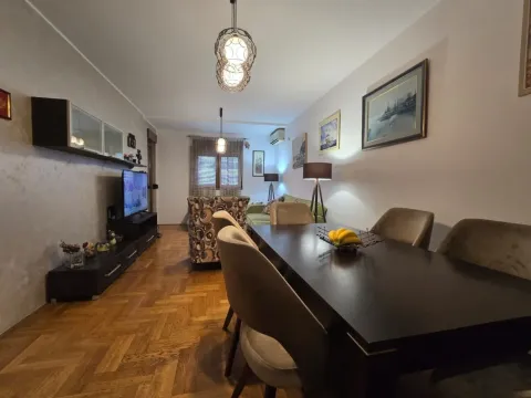 Sale, two bedroom apartment, 70m², Stari Aerodrom, Podgorica - image 2