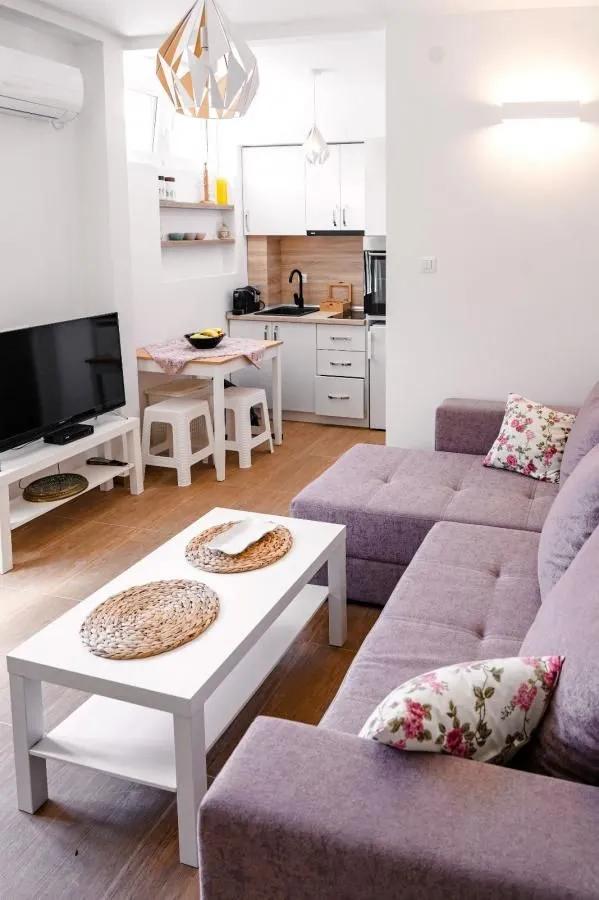 Rent, house, 50m², Tivat, Crna Gora