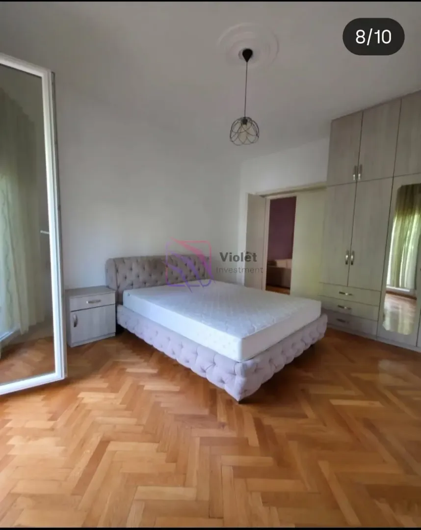 Izdavanje, dvosoban stan, 73m², Centar, Podgorica