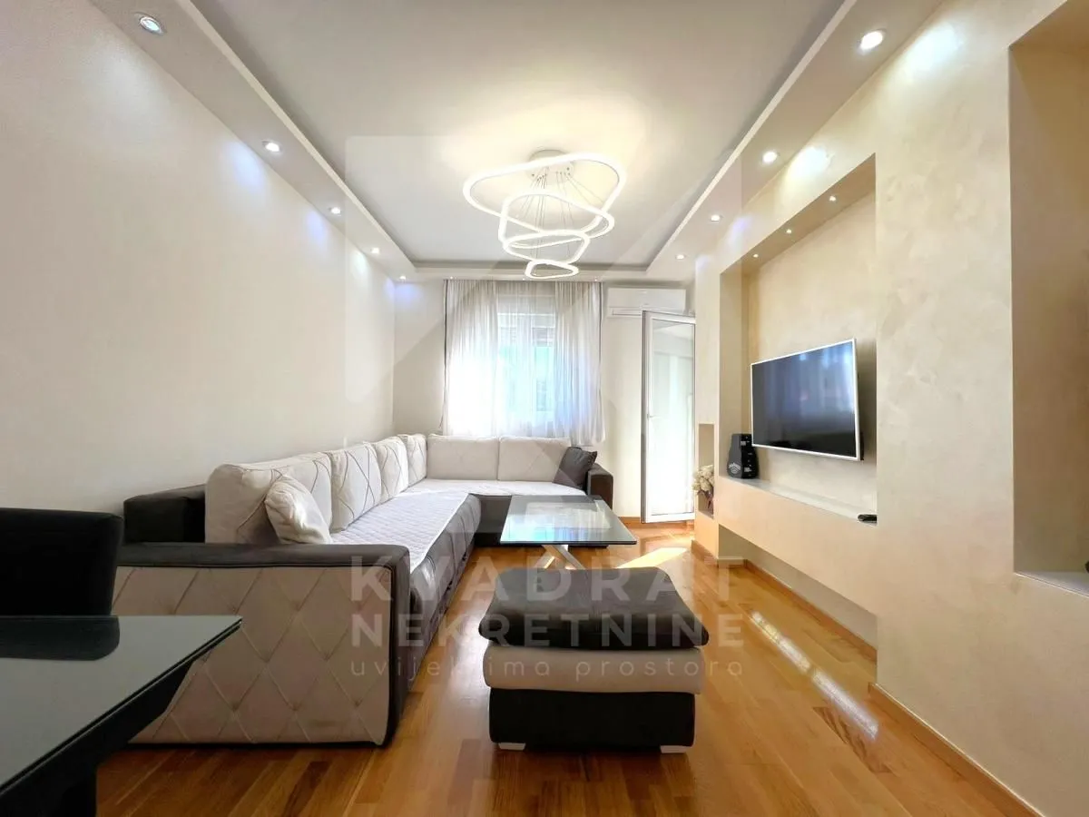 Izdavanje, jednosoban stan, 44m², City Kej, Podgorica