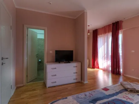 Prodaja, trosoban stan, 149m², Budva, Crna Gora - image 11