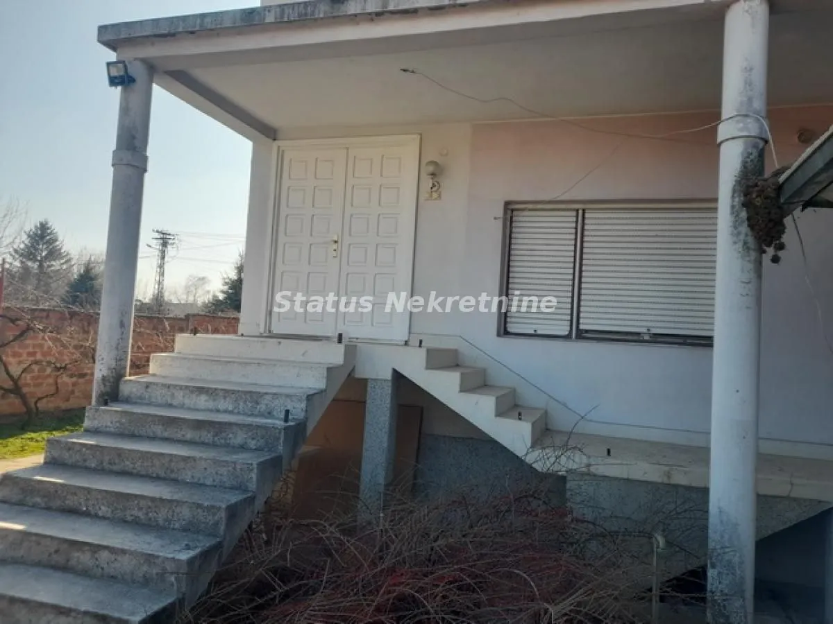 Prodaja, kuća, 180m², Centar, Inđija