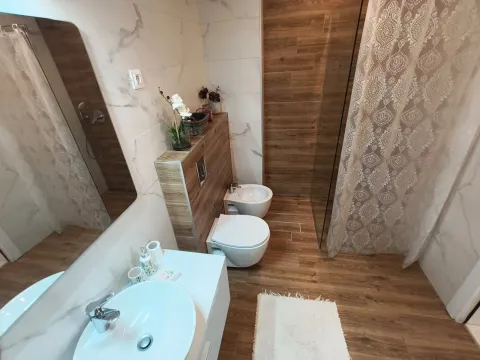 Izdavanje, dvosoban stan, 75m², Vezirov Most, Podgorica - image 8