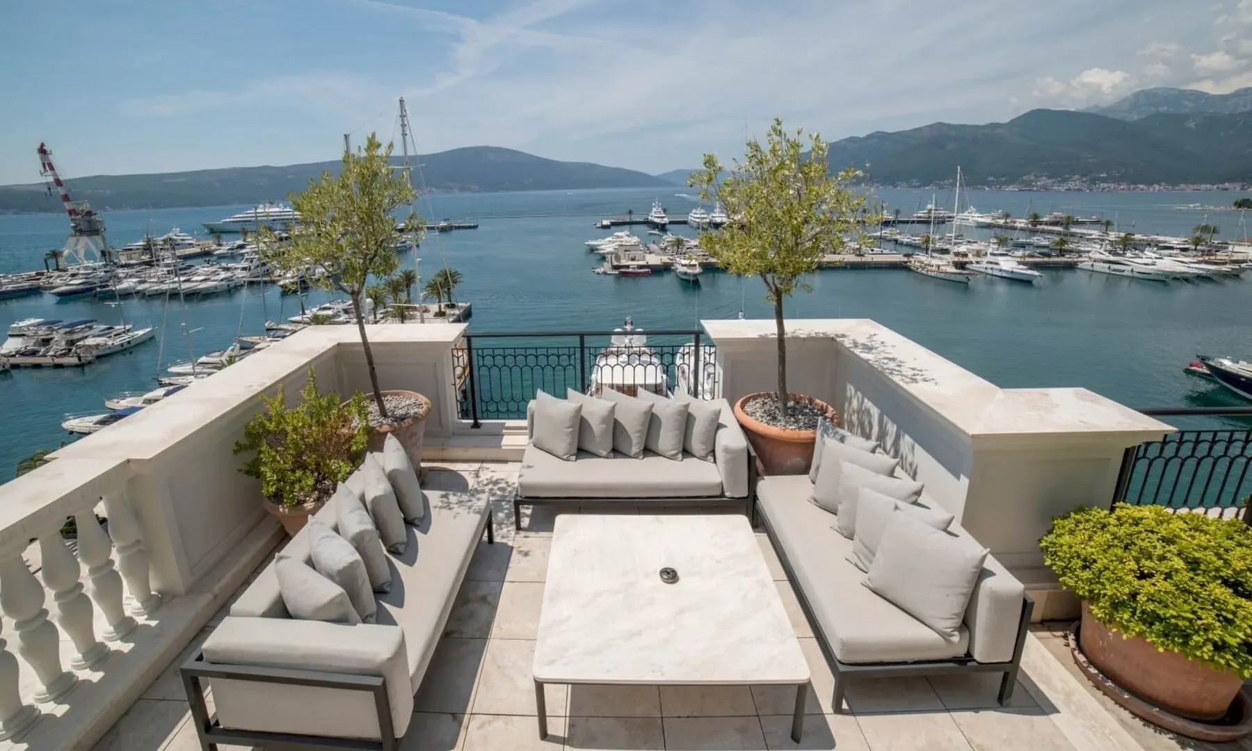 Sale, four bedroom apartment, 600m², Porto Montenegro, Tivat