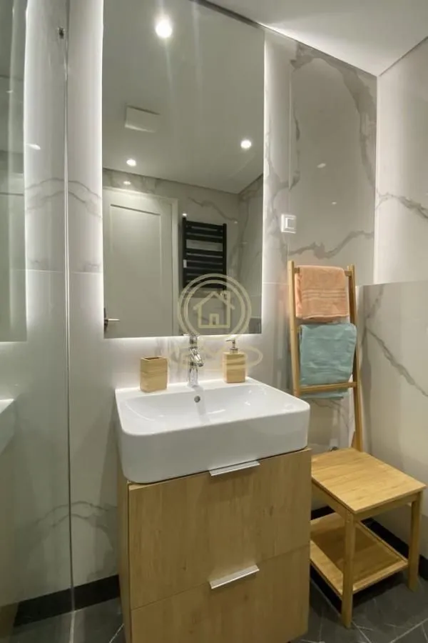 Izdavanje, dvosoban stan, 62m², Sarajevska, Beograd