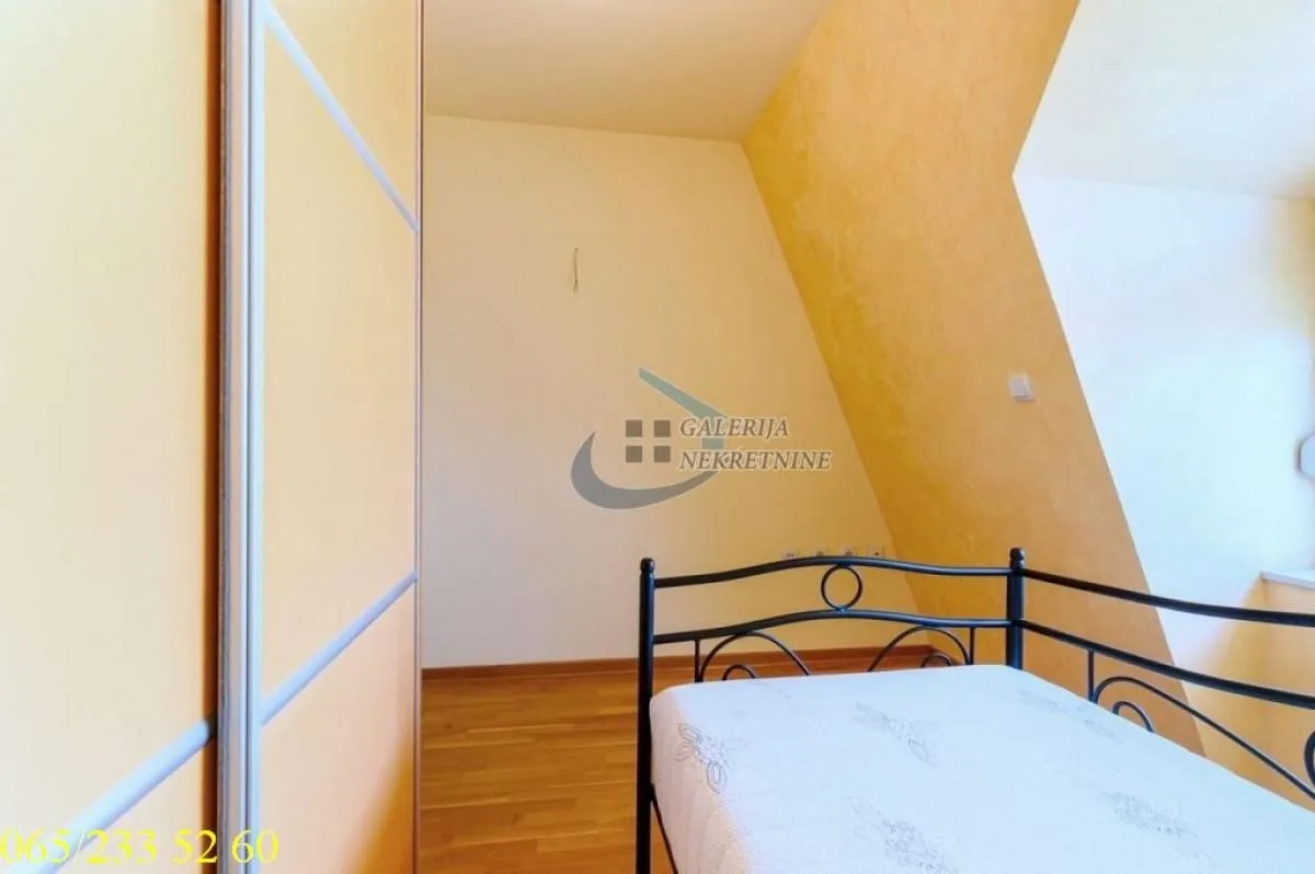 Prodaja, četvorosoban stan, 99m², Farmaceutski Fakultet, Voždovac Sve Podlokacije