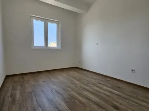 Sale, two bedroom apartment, 53m², Petrovac, Budva - image 4