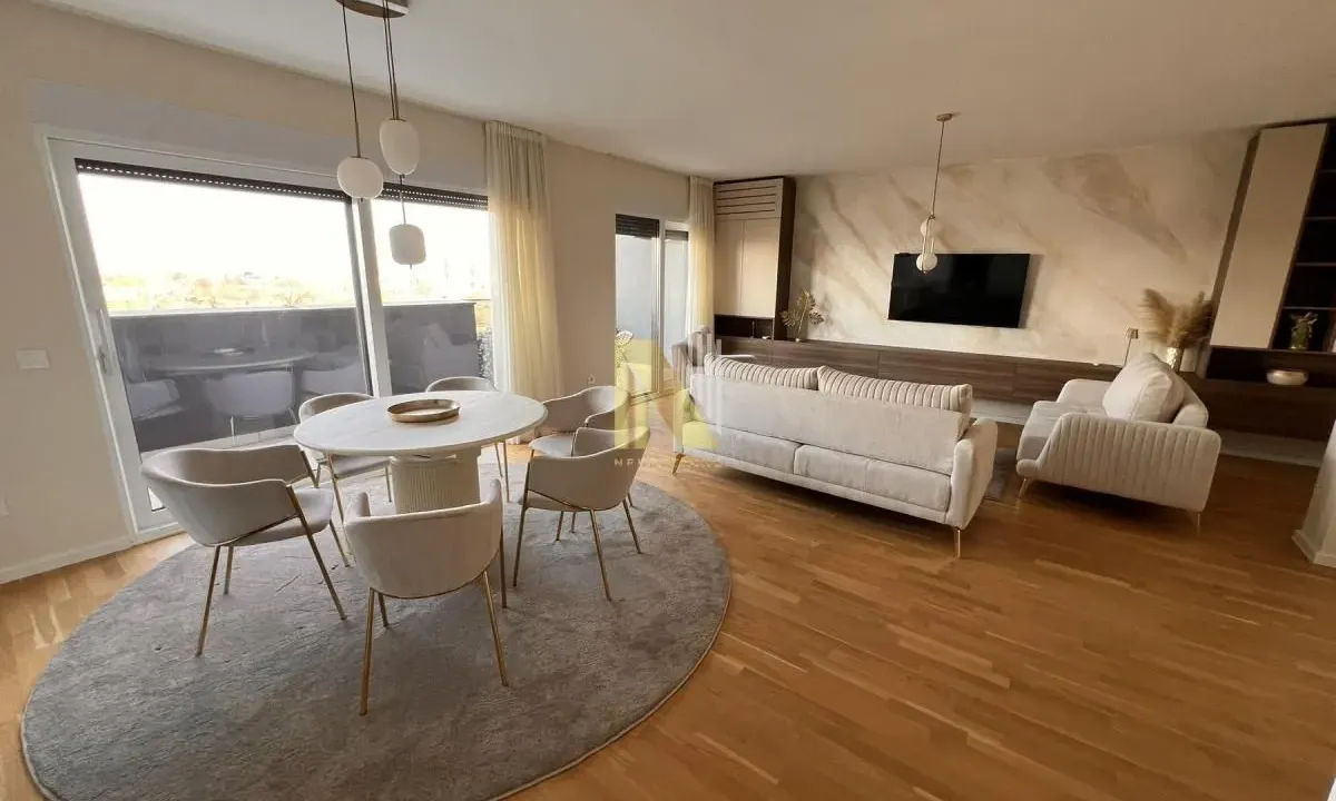 Izdavanje, četvorosoban stan, 132m², Novo naselje, Novi Sad