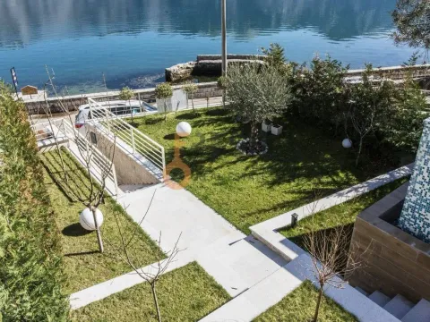 Sale, house, 586m², Kotor, Crna Gora - image 4