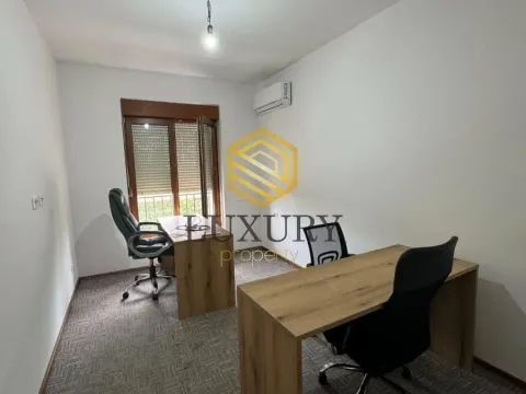 Rent, office space, 70m², Master Kvart, Podgorica - image 2